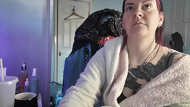 Snapshot of AureliaXOX chatting on November 26, 2025, 9:42 am AureliaXOX online show from November 26, 2025, 9:42 am