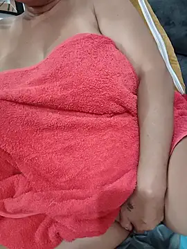 Snapshot of thefuckingowneroftits chatting on April 25, 2026, 8:06 am thefuckingowneroftits online show from April 25, 2026, 8:06 am
