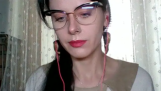 LuminousLady online show from September 20, 2025, 7:57 am