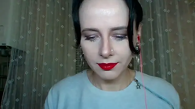 LuminousLady online show from December 14, 2025, 6:13 pm