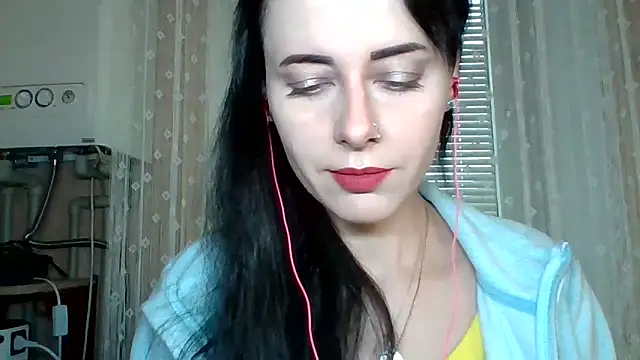 LuminousLady online show from October 20, 2025, 6:26 am