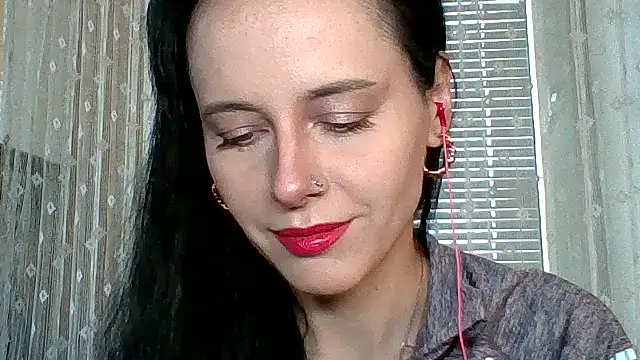 LuminousLady online show from November 14, 2025, 12:31 pm