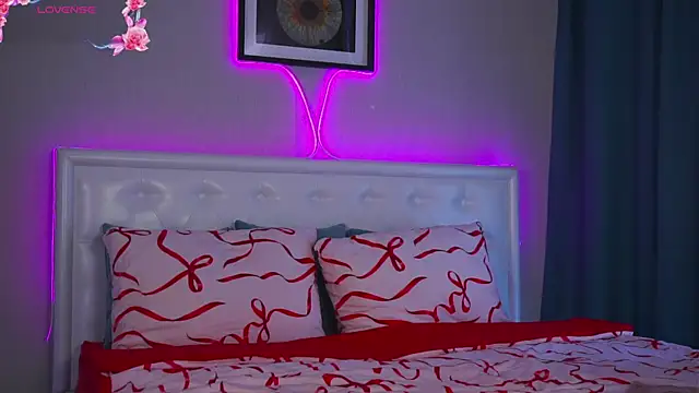 LeaCox  online show from November 21, 2025, 7:40 am