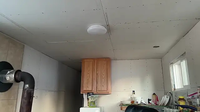 Snapshot of redone8in chatting on February 6, 2025, 5:40 pm redone8in online show from February 6, 2025, 5:40 pm