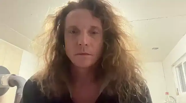 Snapshot of redone8in chatting on February 4, 2025, 3:57 pm redone8in online show from February 4, 2025, 3:57 pm