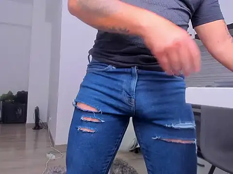 ZackMasterss online show from April 8, 2026, 8:10 pm