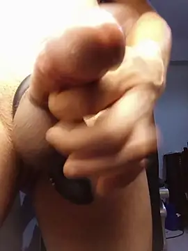 aleds17668 online show from April 7, 2026, 12:12 am