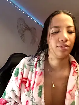 SallyWhitee online show from March 13, 2026, 5:12 am