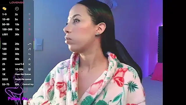 Snapshot of SallyWhitee chatting on September 30, 2025, 5:13 am SallyWhitee online show from September 30, 2025, 5:13 am