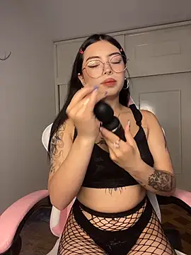 Snapshot of Valu_euphoria chatting on March 16, 2026, 8:33 pm Valu euphoria online show from March 16, 2026, 8:33 pm