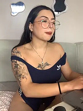 Snapshot of Valu_euphoria chatting on April 13, 2026, 6:12 pm Valu euphoria online show from April 13, 2026, 6:12 pm