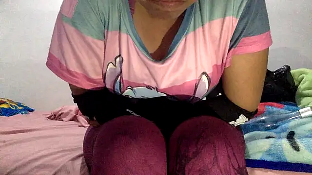 sharonlopez9611 online show from October 21, 2025, 2:11 am