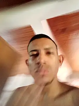 Snapshot of Mineirinho043 chatting on February 26, 2025, 8:04 pm Mineirinho043 online show from February 26, 2025, 8:04 pm