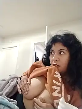 Snapshot of bellaxo chatting on March 9, 2025, 6:06 am bellaxo online show from March 9, 2025, 6:06 am