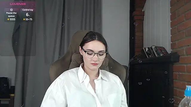 Kira Jin online show from February 14, 2025, 11:53 am