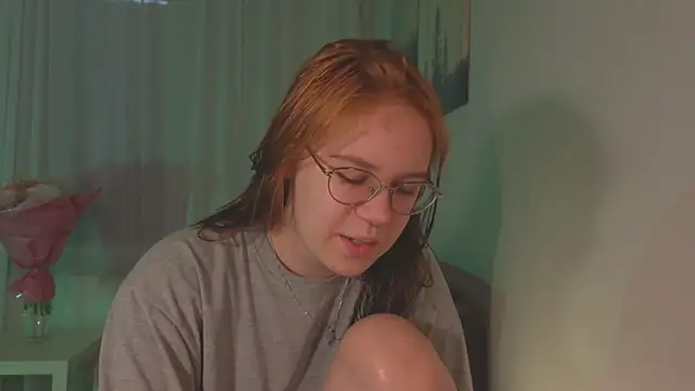 Snapshot of Mia_Luw chatting on June 11, 2026, 7:49 am Mia Luw online show from June 11, 2026, 7:49 am