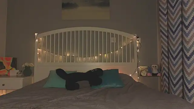 Mia Luw online show from April 4, 2026, 7:31 pm