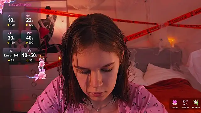 Mia Luw online show from October 22, 2025, 6:02 am