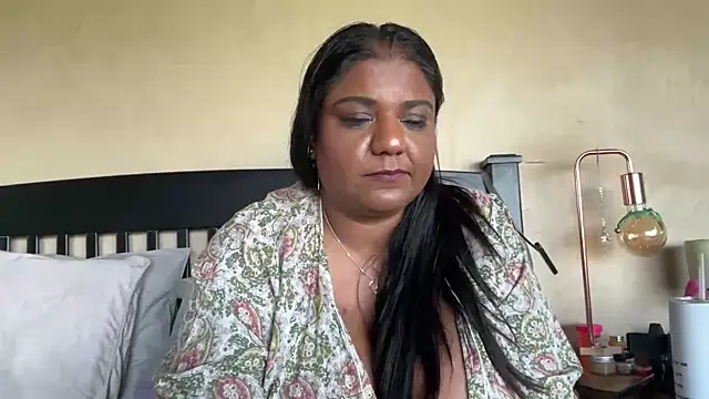 Snapshot of SophieStarShine chatting on September 19, 2025, 2:21 pm SophieStarShine online show from September 19, 2025, 2:21 pm