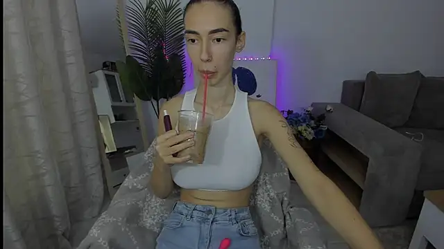 Snapshot of Celine_Roxelle chatting on September 27, 2025, 3:18 pm Celine Roxelle online show from September 27, 2025, 3:18 pm