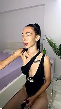 Snapshot of Celine_Roxelle chatting on July 5, 2026, 7:04 am Celine Roxelle online show from July 5, 2026, 7:04 am