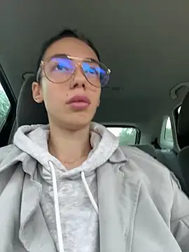 Snapshot of Celine_Roxelle chatting on October 2, 2025, 9:12 am Celine Roxelle online show from October 2, 2025, 9:12 am
