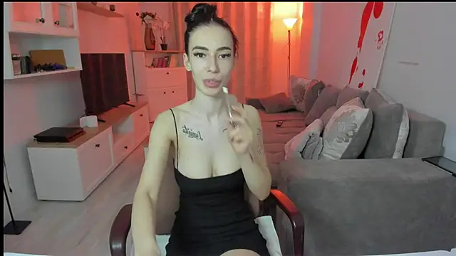 Snapshot of Celine_Roxelle chatting on March 7, 2025, 11:16 pm Celine Roxelle online show from March 7, 2025, 11:16 pm