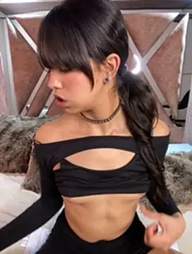 Isabella Rizzo online show from February 7, 2025, 5:40 pm