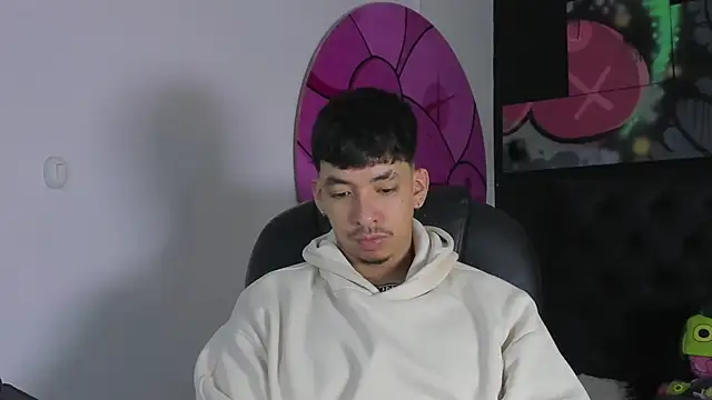 ISAAC CRYSTON online show from November 15, 2025, 8:02 pm