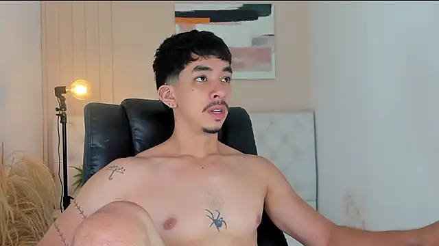 ISAAC CRYSTON online show from February 9, 2026, 9:24 pm