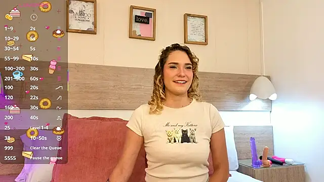 AdharaWoo online show from September 29, 2025, 1:28 pm