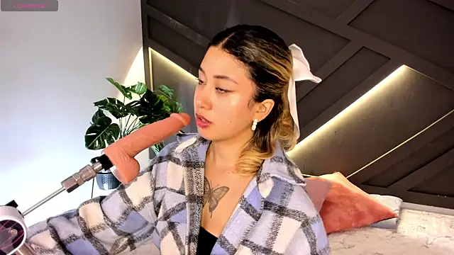 cloe palmer online show from March 7, 2025, 10:21 pm