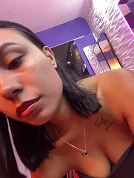 Snapshot of julieta_fn chatting on June 12, 2026, 2:04 pm julieta fn online show from June 12, 2026, 2:04 pm