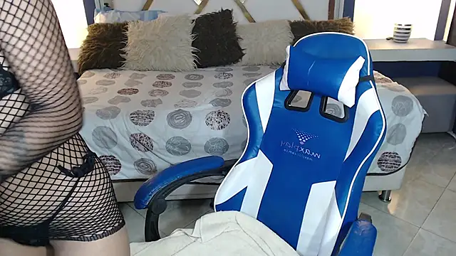 Snapshot of julieta_fn chatting on March 15, 2025, 2:14 am julieta fn online show from March 15, 2025, 2:14 am