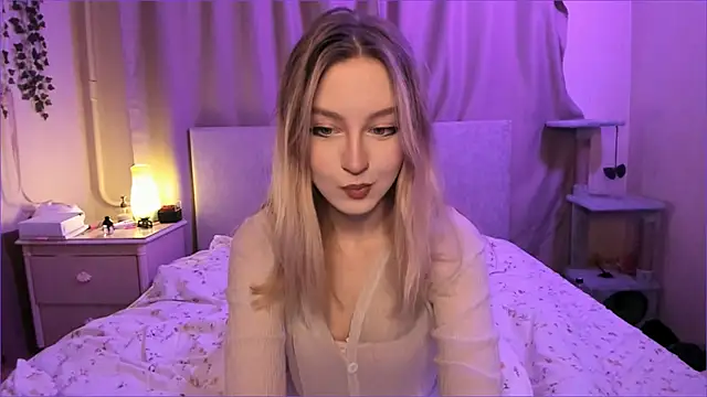 Snapshot of margorazentals chatting on September 15, 2025, 8:20 pm margorazentals online show from September 15, 2025, 8:20 pm