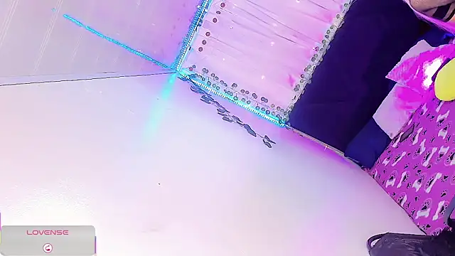 Irina milkmaid online show from March 25, 2026, 7:13 pm