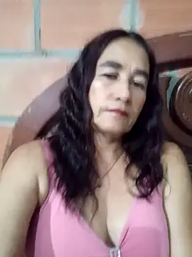 Snapshot of Lady_Mom chatting on February 7, 2025, 7:18 am Lady Mom online show from February 7, 2025, 7:18 am