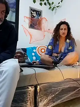 Snapshot of jeans_and_emma chatting on October 17, 2025, 3:54 am jeans and emma online show from October 17, 2025, 3:54 am