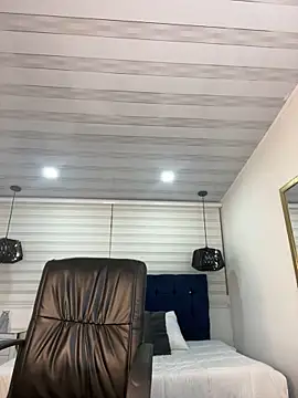 Snapshot of tylla_ chatting on March 13, 2025, 2:16 am tylla online show from March 13, 2025, 2:16 am