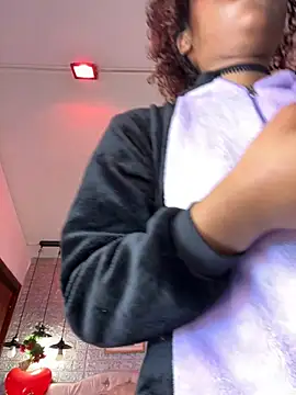 Snapshot of tylla_ chatting on March 13, 2025, 10:47 am tylla online show from March 13, 2025, 10:47 am