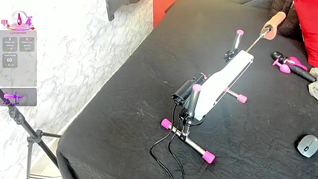 IVISBOUNCYASS online show from March 26, 2026, 12:36 pm