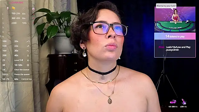 Snapshot of sophia_dumont chatting on March 19, 2025, 5:41 am sophia dumont online show from March 19, 2025, 5:41 am