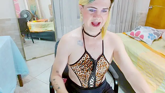 Dolldirtyxxx online show from May 9, 2026, 5:00 am