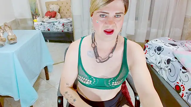 Dolldirtyxxx online show from May 26, 2026, 5:05 am