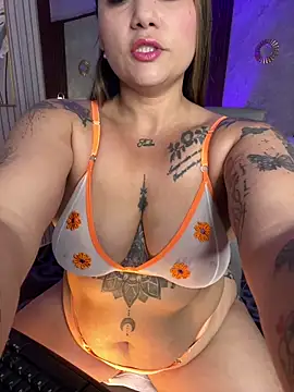 Madissonlove 1 online show from May 17, 2026, 11:16 pm