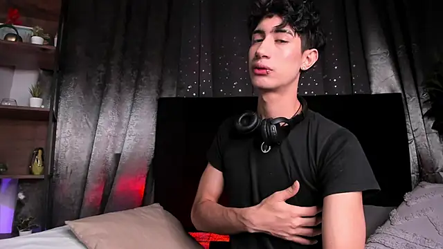 NovaaWheler online show from November 21, 2025, 7:24 pm