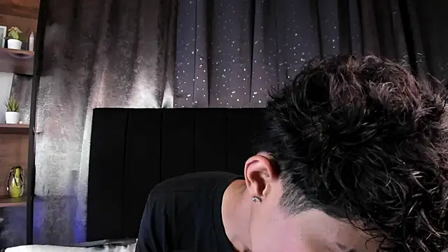 NovaaWheler online show from November 13, 2025, 8:24 pm