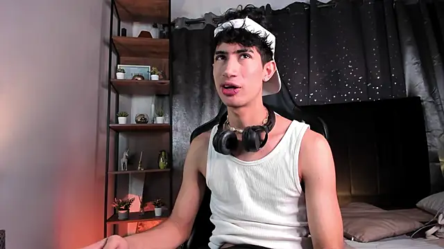 NovaaWheler online show from November 24, 2025, 7:14 pm