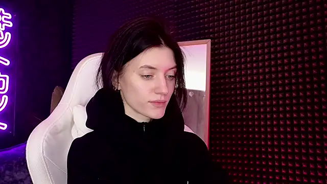 roxy riot  online show from March 8, 2025, 5:07 am