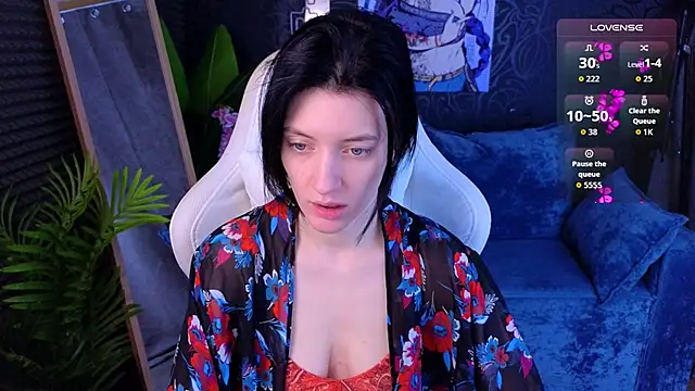 roxy riot  online show from November 15, 2025, 1:31 am